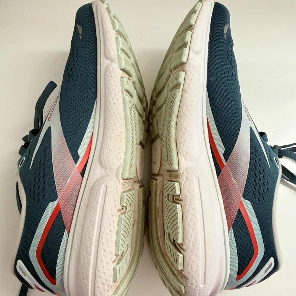 Brooks Ghost 15 Women's Blue and White Athletic Shoes - Picture 7 of 8